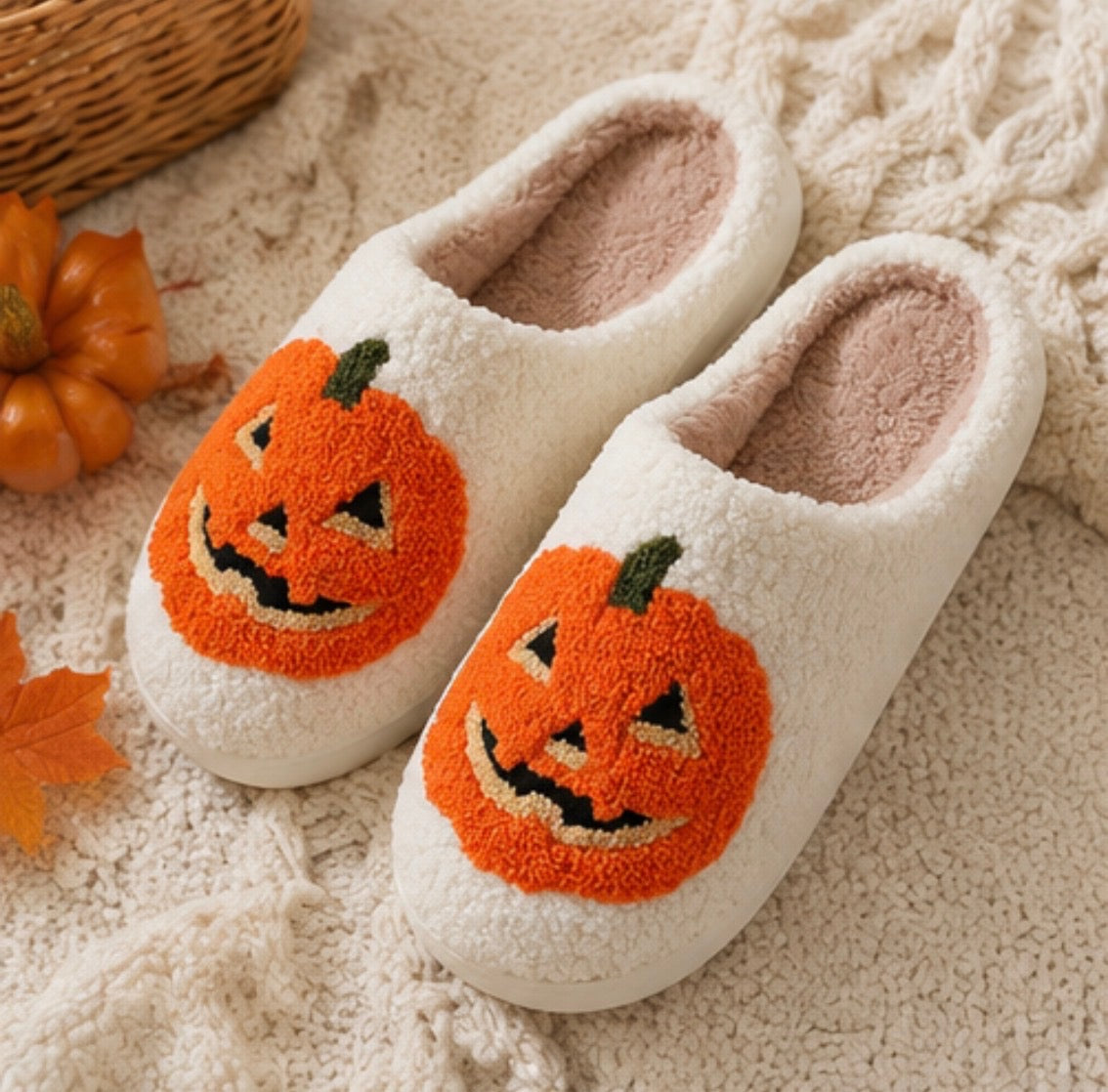 Jack-O'-Lantern Slippers – Cream