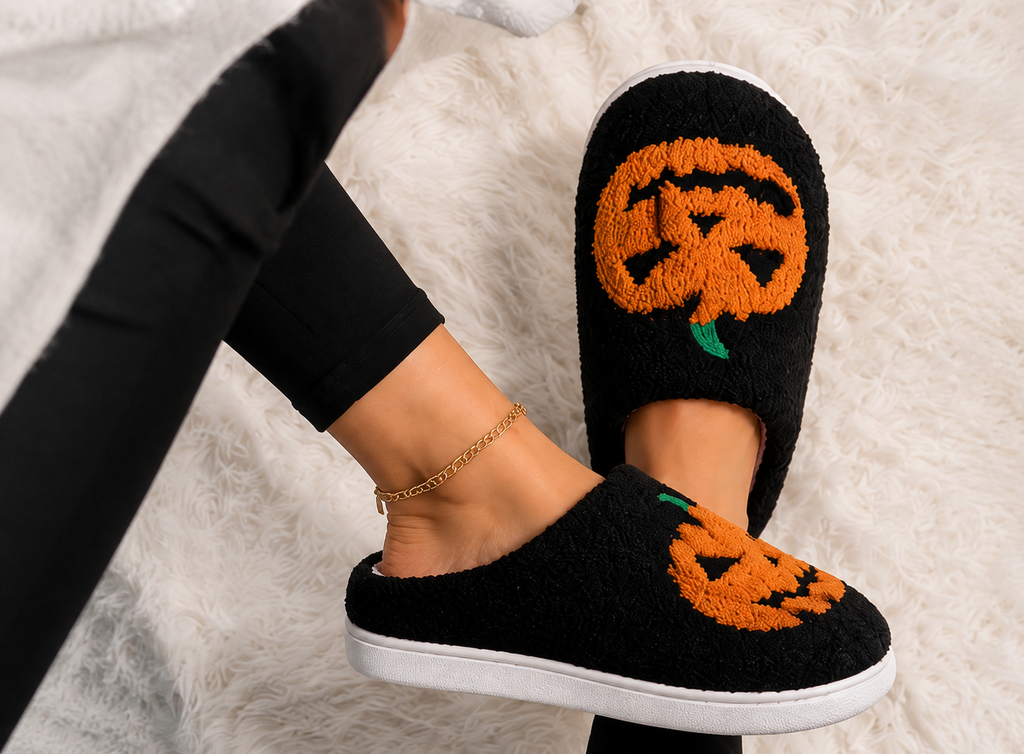 Jack-O'-Lantern Slippers – Black