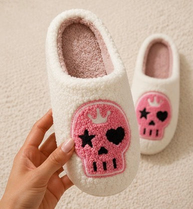 Crowned Skull Slippers – Cream